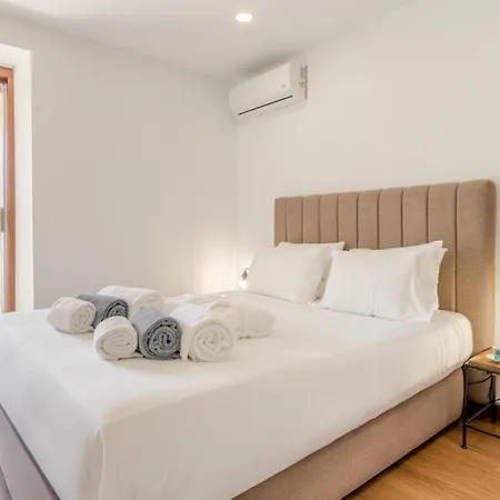 Calejo House - Pool & Sports & Grill Retreat