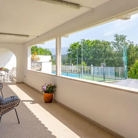 Calejo House - Pool & Sports & Grill Retreat Gæstehus 4*