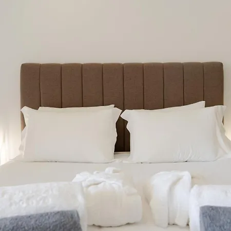 Πανσιόν Calejo House - Pool & Sports & Grill Retreat 4*