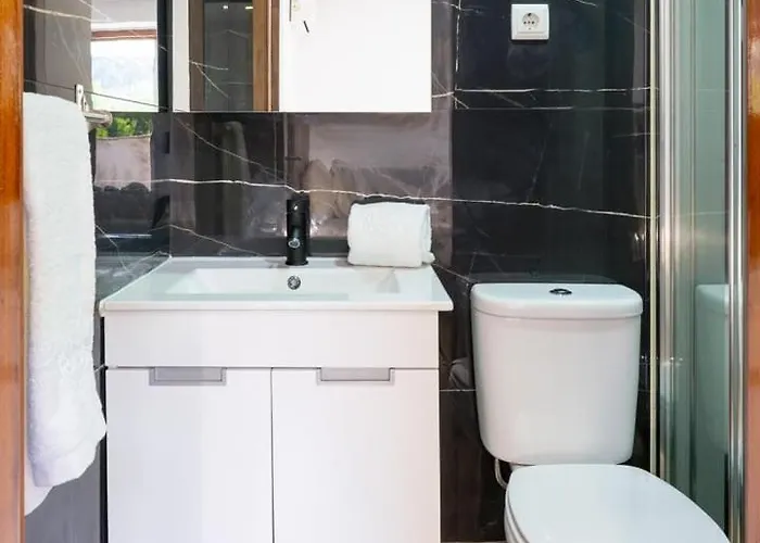 Calejo House - Pool & Sports & Grill Retreat 招待所