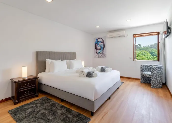 Calejo House - Pool & Sports & Grill Retreat 招待所 4*