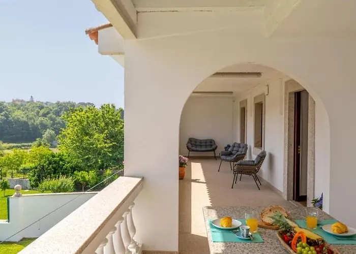 Calejo House - Pool & Sports & Grill Retreat 招待所 4*