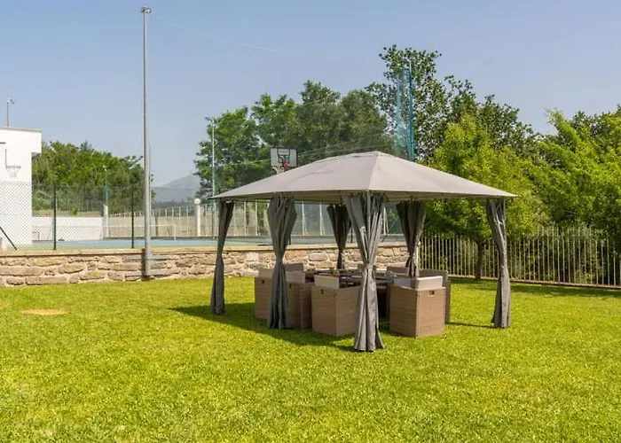 招待所 Calejo House - Pool & Sports & Grill Retreat 维亚纳堡