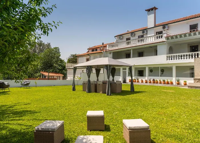 Calejo House - Pool & Sports & Grill Retreat 维亚纳堡