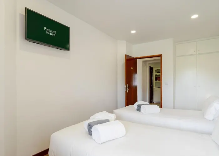 招待所 Calejo House - Pool & Sports & Grill Retreat 4*