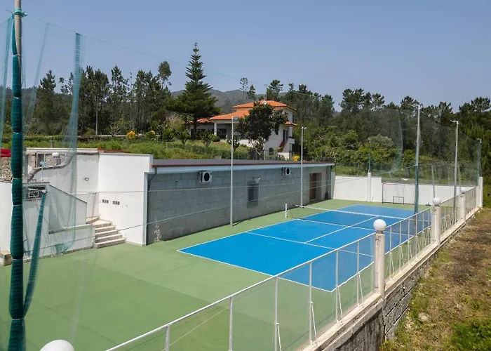 Calejo House - Pool & Sports & Grill Retreat 招待所 4*